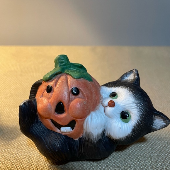 Set of 2 Vintage Porcelain 3” Tall Halloween Kittens, Cats Figurines - Picture 2 of 5